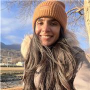 Bonjour ! Je m'appelle Paola, je suis vénézuélienne et ma langue maternelle est l'espagnol, je parle aussi le français et un peu l'anglais! Je vis en France depuis deux ans. Je sais que pour beaucoup de gens, l'espagnol semble compliqué, mais je vous assu